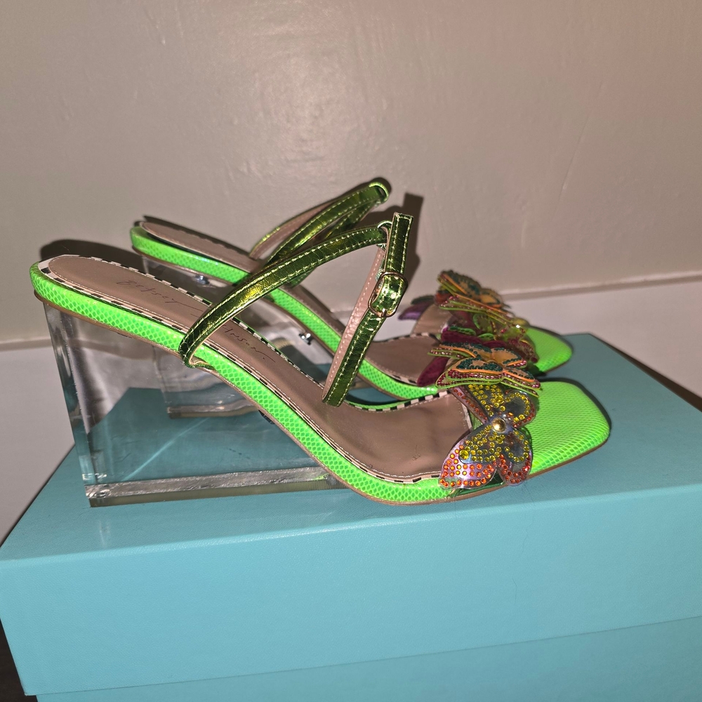 Betsey Johnson Gordon Wedge - Picture 3 of 3